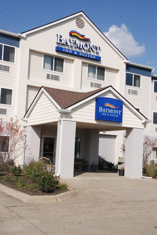Baymont By Wyndham Mattoon Hotell Exteriör bild